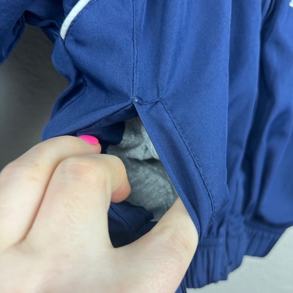 NCAA BYU College Embroidered Zipup Lined Winderbreak Jacket in Navy Blue SZ 3T - Picture 5 of 6